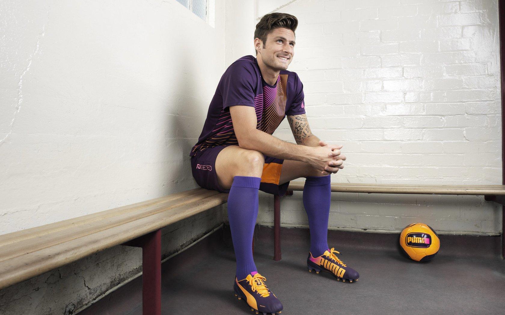 36000分里程碑达成！即将37岁的老詹还在全力奔跑