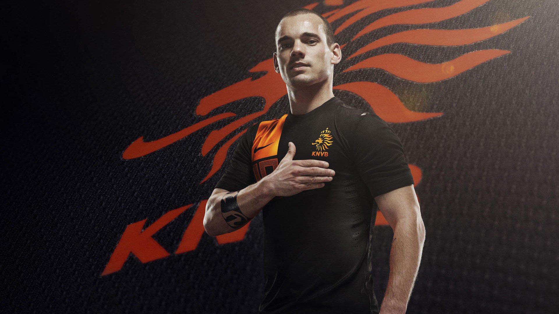 惊魂一刻！若昂-佩德罗赛场遭撞击呕吐，布莱顿锋线大将伤情引关注